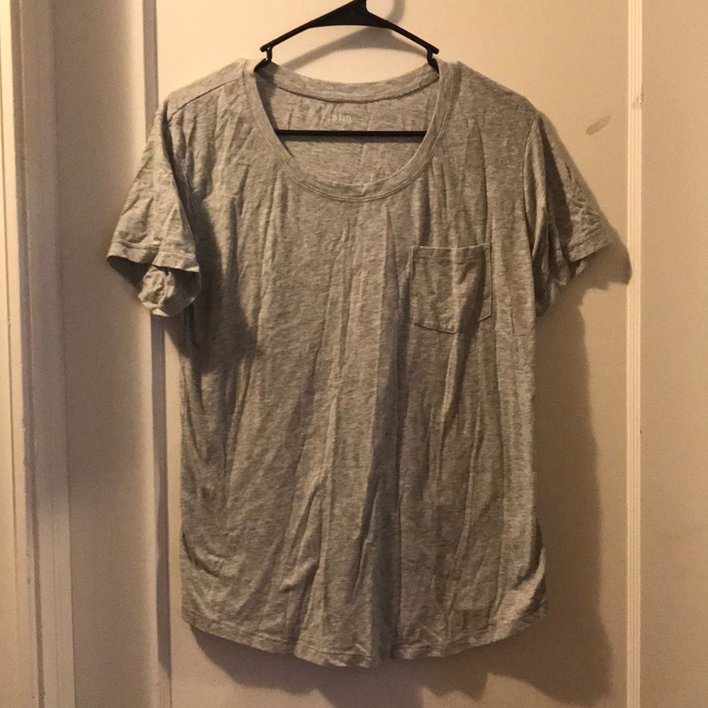 Plain gray tshirt